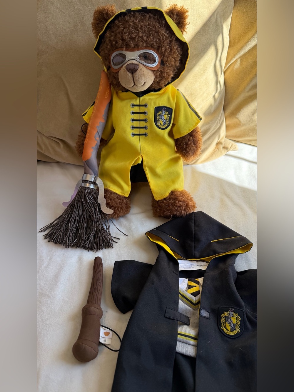 Harry Potter Hufflepuff Bear & Accessories - Build-a-Bear Workshop